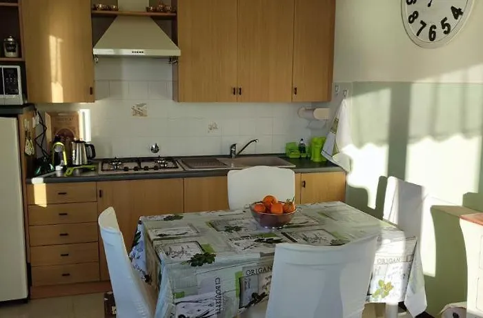 A Prima Vista !! Mortola 아파트 *