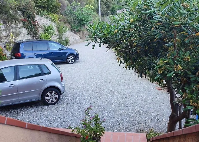 A Prima Vista !! Mortola 아파트 *